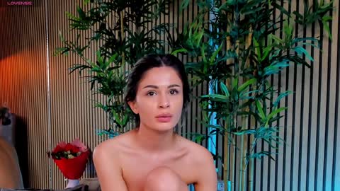 AVRILL CYRUX online show from 01.20.25