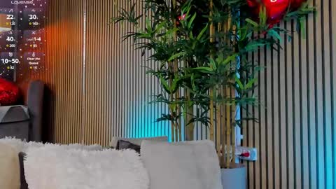 AVRILL CYRUX online show from 02.19.25