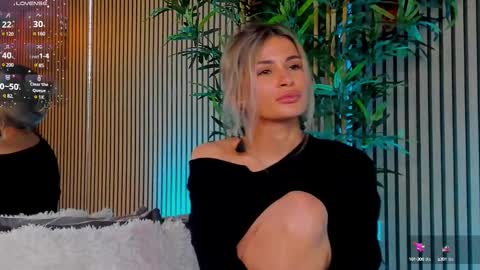 AVRILL CYRUX online show from 02.22.25