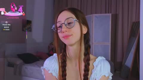 Avril online show from 11.14.25