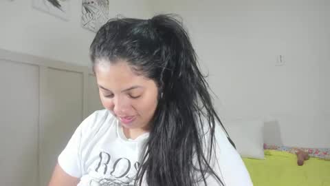 Snapshot of avrilrizox chatting on 01.12.25 avrilrizox online show from 01.12.25