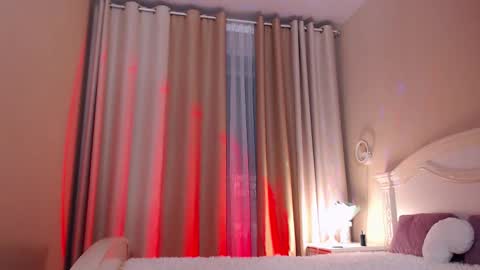 Avrora Inst online show from 10.20.25