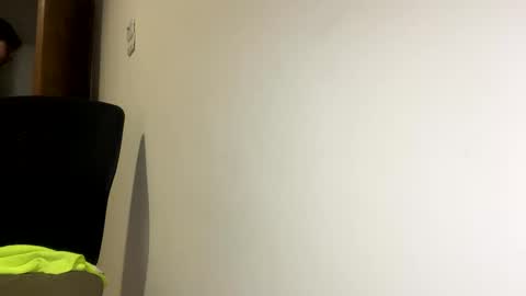 Snapshot of aw0052 chatting on 10.06.25 AndrewXxl independent online show from 10.06.25