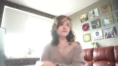 Snapshot of awondrr chatting on 07.11.26 Alice online show from 07.11.26