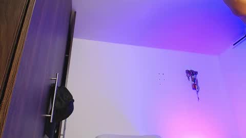 Independiente Model online show from 01.08.26