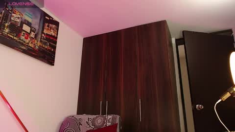 Independiente Model online show from 04.15.26