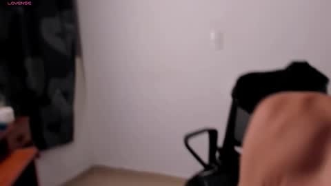 axel davis  online show from 11.18.25