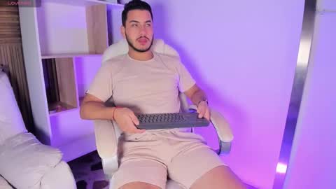 axel_grey_ online show from 10.13.25