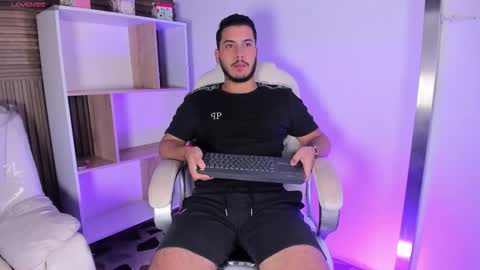 axel_grey_ online show from 10.16.25