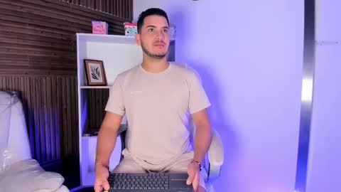 axel_grey_ online show from 11.25.25