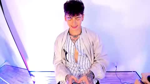 Axel online show from 01.12.26