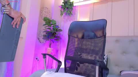 Axel  online show from 05.30.26