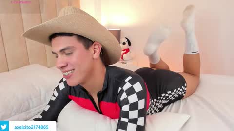 Snapshot of axel_sliim chatting on 10.21.25 axel slim online show from 10.21.25