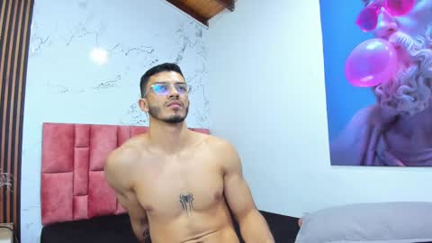 Axel  online show from 12.02.24