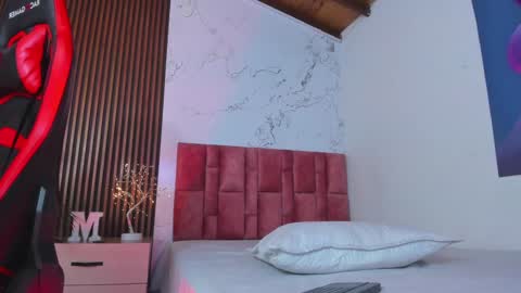 Axel  online show from 12.14.24