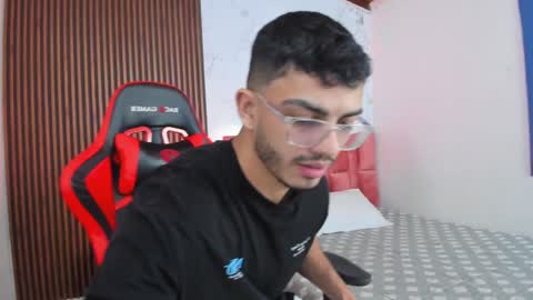 Axel  online show from 12.24.24