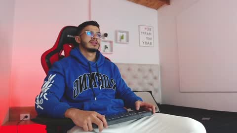 Axel  online show from 01.21.25