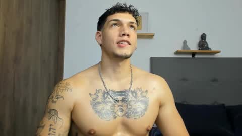INDEPENDENT MODEL  online show from 09.18.25