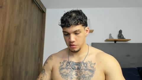 Snapshot of axel_taylor21 chatting on 10.04.25 INDEPENDENT MODEL online show from 10.04.25