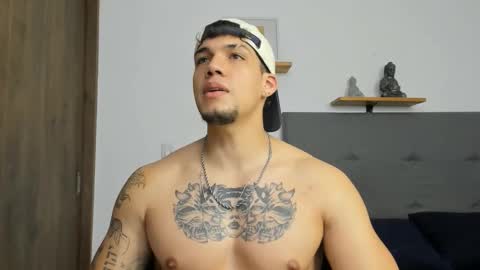 Snapshot of axel_taylor21 chatting on 10.16.25 INDEPENDENT MODEL online show from 10.16.25