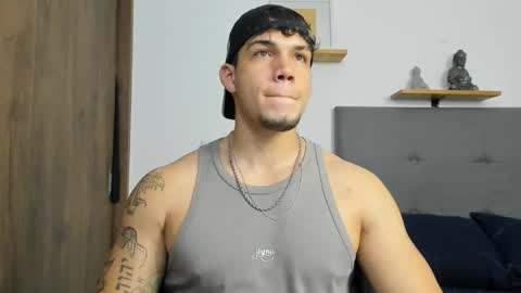 Snapshot of axel_taylor21 chatting on 10.19.25 INDEPENDENT MODEL online show from 10.19.25