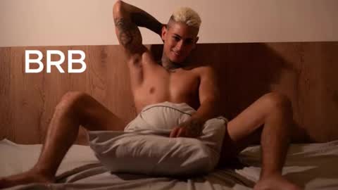 Agustin online show from 10.10.25