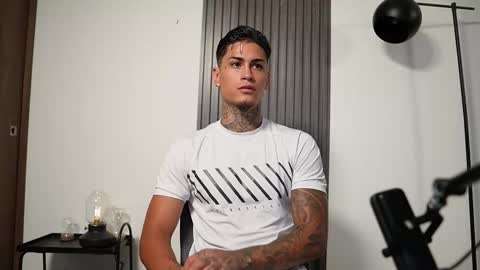 Agustin online show from 10.15.25