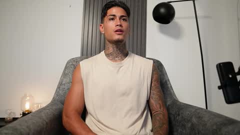 Agustin online show from 10.16.25