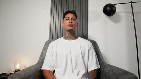 Agustin online show from 10.17.25