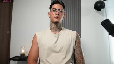 Agustin online show from 11.10.25