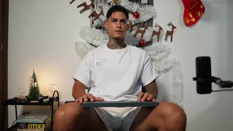 Agustin online show from 11.13.25