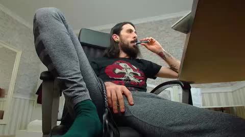 Snapshot of axelcolton chatting on 12.16.24 AxelColton online show from 12.16.24