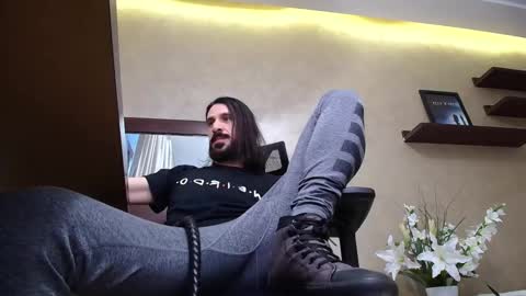 Snapshot of axelcolton chatting on 12.17.24 AxelColton online show from 12.17.24