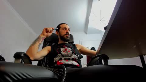 Snapshot of axelcolton chatting on 12.20.24 AxelColton online show from 12.20.24