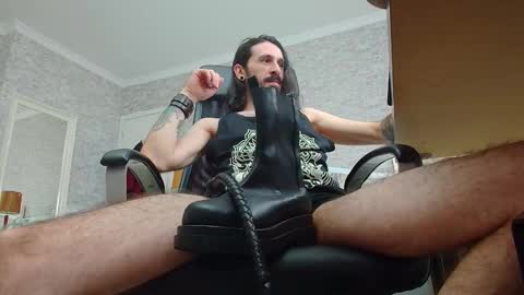 Snapshot of axelcolton chatting on 12.23.24 AxelColton online show from 12.23.24