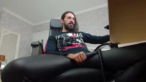 Snapshot of axelcolton chatting on 12.27.24 AxelColton online show from 12.27.24