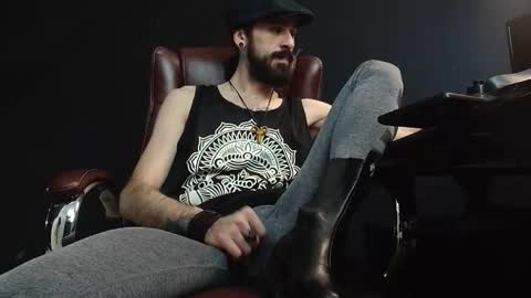 Snapshot of axelcolton chatting on 01.12.25 AxelColton online show from 01.12.25