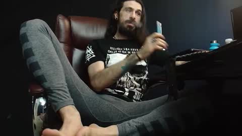 Snapshot of axelcolton chatting on 01.13.25 AxelColton online show from 01.13.25