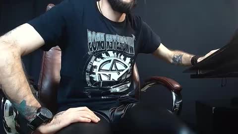 Snapshot of axelcolton chatting on 01.20.25 AxelColton online show from 01.20.25