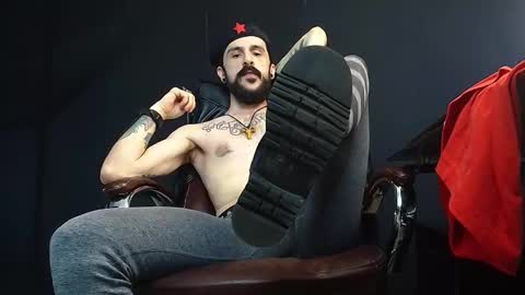 Snapshot of axelcolton chatting on 01.21.25 AxelColton online show from 01.21.25