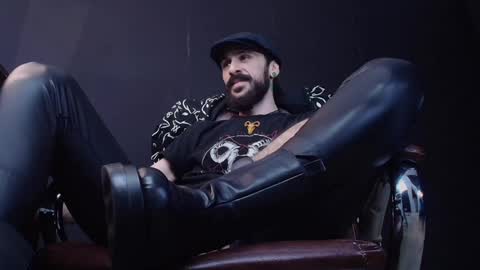 Snapshot of axelcolton chatting on 01.30.25 AxelColton online show from 01.30.25
