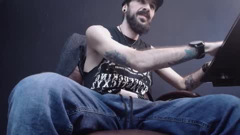 Snapshot of axelcolton chatting on 02.05.25 AxelColton online show from 02.05.25