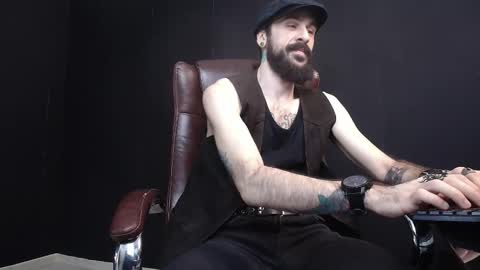 Snapshot of axelcolton chatting on 02.12.25 AxelColton online show from 02.12.25