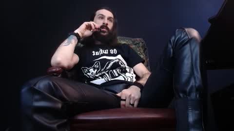Snapshot of axelcolton chatting on 02.21.25 AxelColton online show from 02.21.25