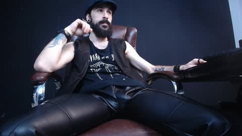 Snapshot of axelcolton chatting on 03.01.25 AxelColton online show from 03.01.25