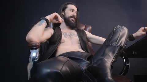 Snapshot of axelcolton chatting on 03.01.25 AxelColton online show from 03.01.25