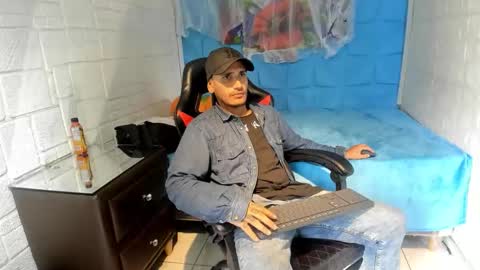 Axell Cross2 online show from 10.26.25