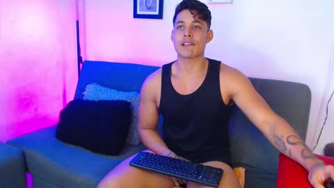 Snapshot of axell_dior chatting on 01.17.25 axell online show from 01.17.25