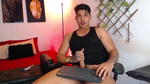 Snapshot of axell_dior chatting on 02.19.25 axell online show from 02.19.25