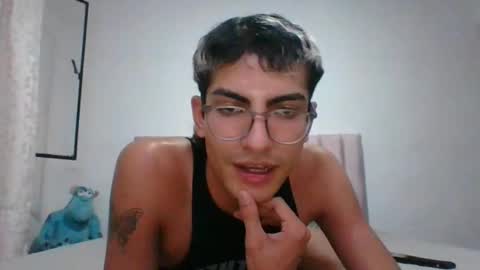 Snapshot of axellatino_ chatting on 12.24.24 Axel online show from 12.24.24